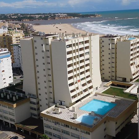 Apartamentos Varandas Da Rocha ปอร์ติเมา ภายนอก รูปภาพ