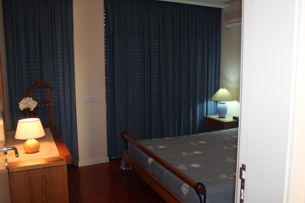 Apartamentos Varandas Da Rocha ปอร์ติเมา ห้อง รูปภาพ