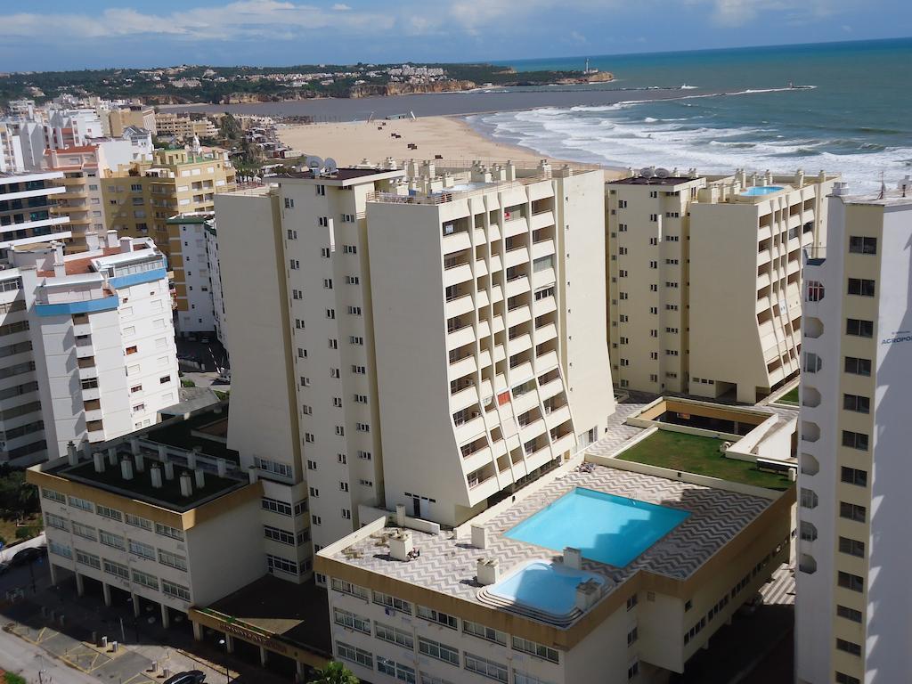 Apartamentos Varandas Da Rocha ปอร์ติเมา ภายนอก รูปภาพ