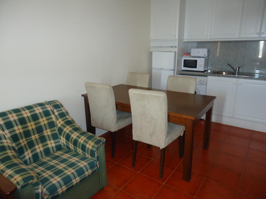 Apartamentos Varandas Da Rocha ปอร์ติเมา ภายนอก รูปภาพ