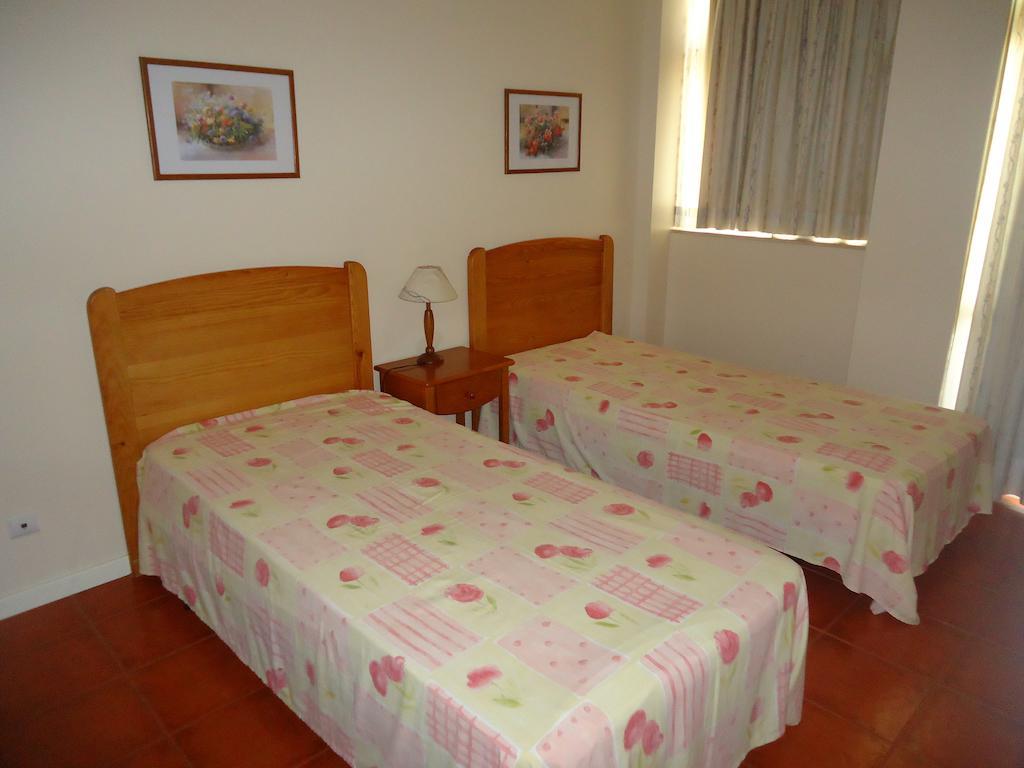 Apartamentos Varandas Da Rocha ปอร์ติเมา ภายนอก รูปภาพ