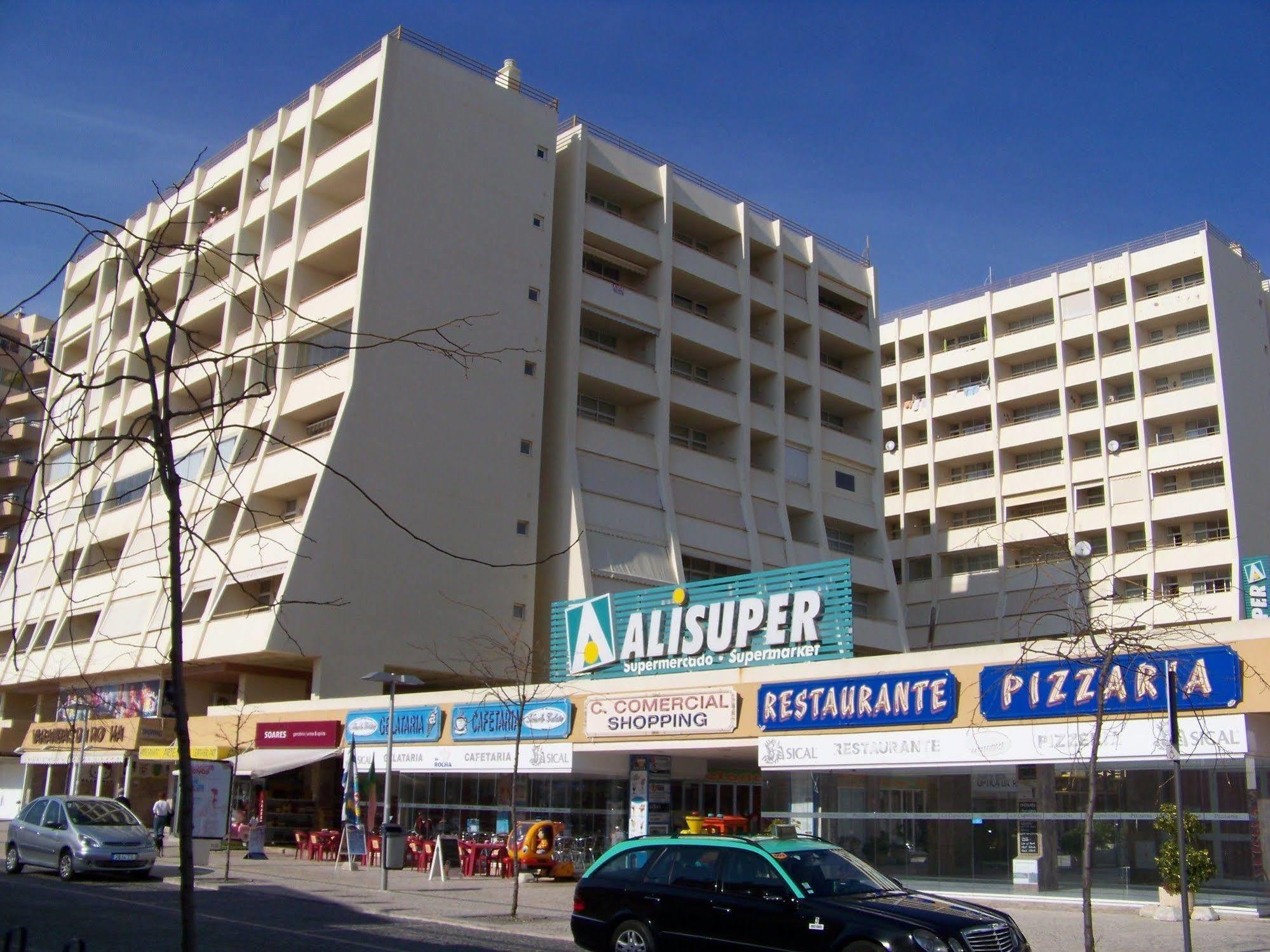 Apartamentos Varandas Da Rocha ปอร์ติเมา ภายนอก รูปภาพ