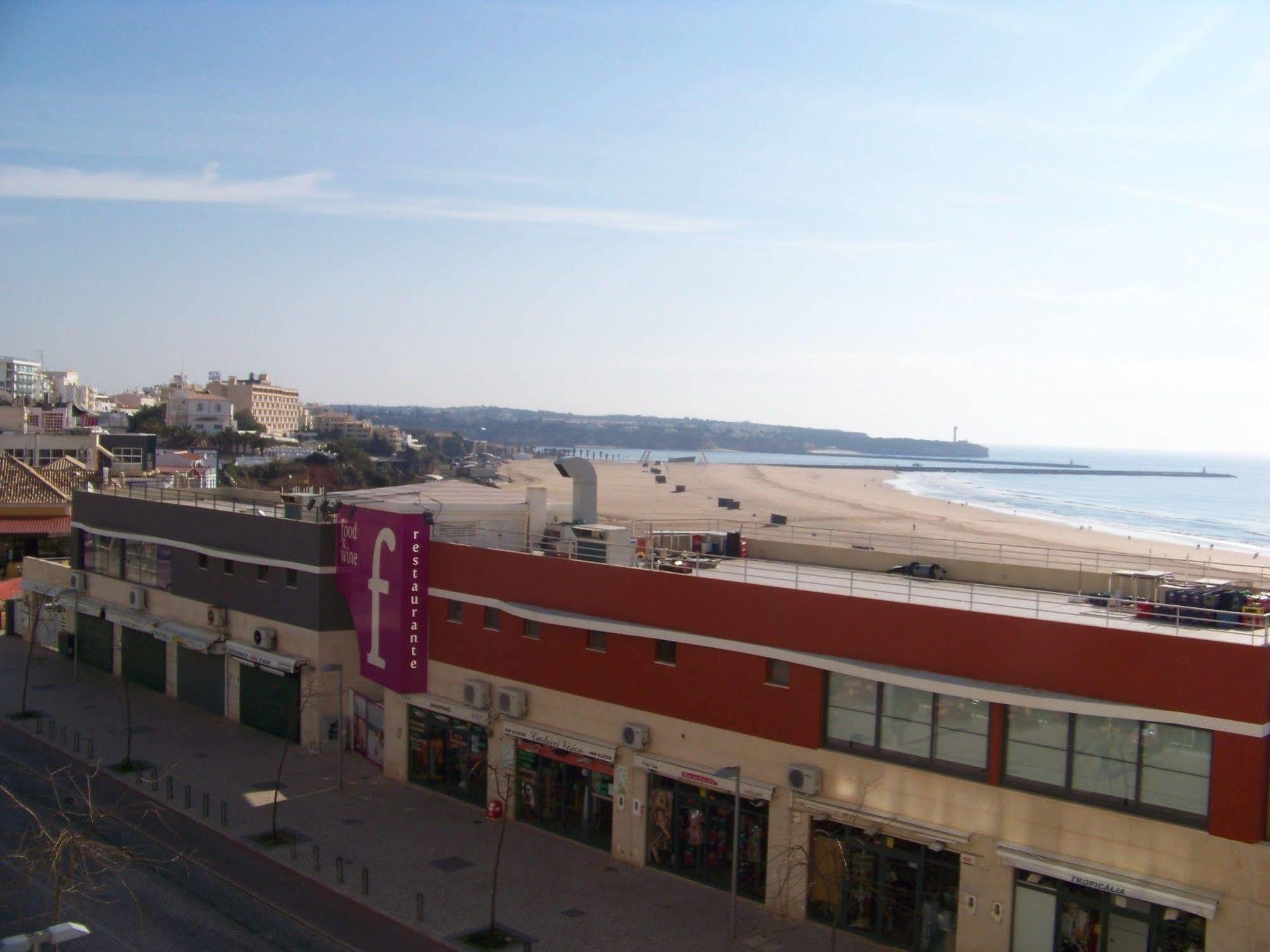 Apartamentos Varandas Da Rocha ปอร์ติเมา ภายนอก รูปภาพ