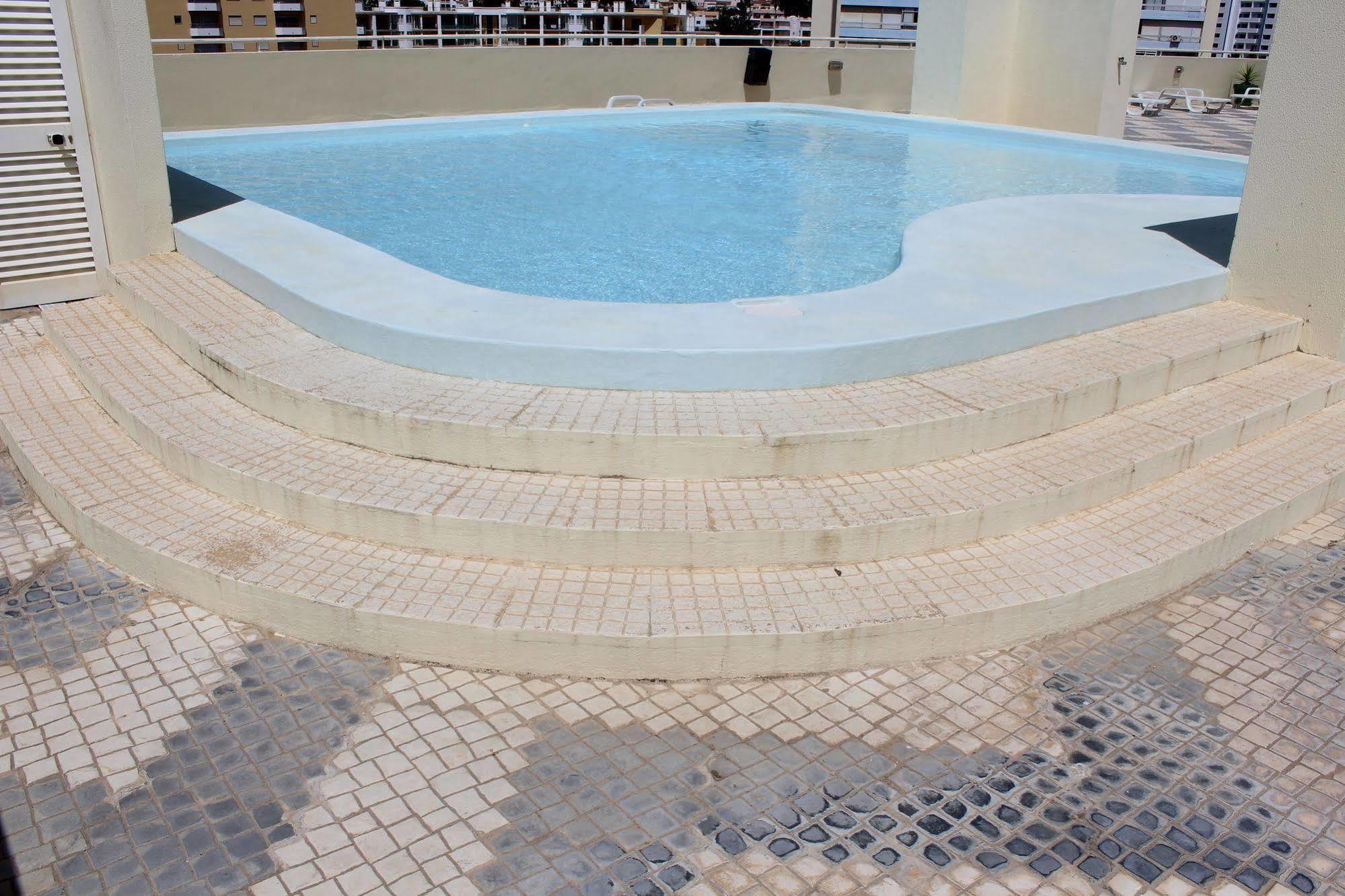 Apartamentos Varandas Da Rocha ปอร์ติเมา ภายนอก รูปภาพ